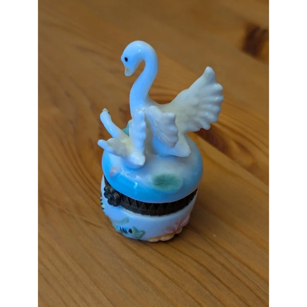 Dainty Vintage Porcelain Pair of Two Swans Small/Mini Trinket Box Hand Painted